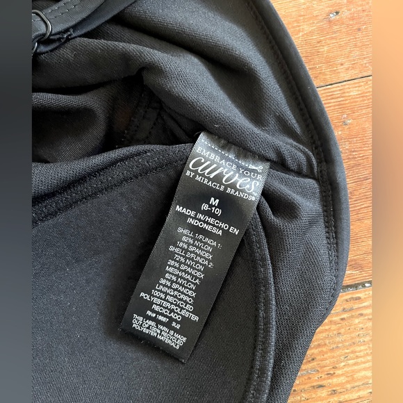 Curves Tummy Control Swimsuit size M - Picture 7 of 7